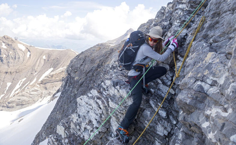 Colegio Menor Samborondón | Colegio particular en Guayaquil - Feature Cards Pattern