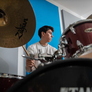 Parent Essentials | Colegio Menor Quito - Feature Cards Pattern - ECAs Parents