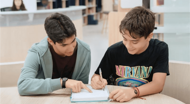 International School Quito | Colegio Menor Quito - 10Promo With Collage