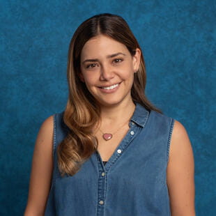 How We Teach | Colegio Menor Samborondón - Feature Cards Tabs