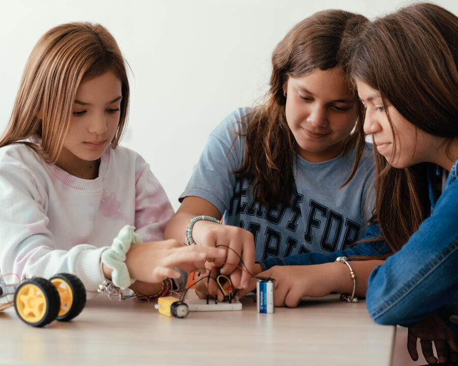 How We Teach | Colegio Menor Samborondón - Image-50-50